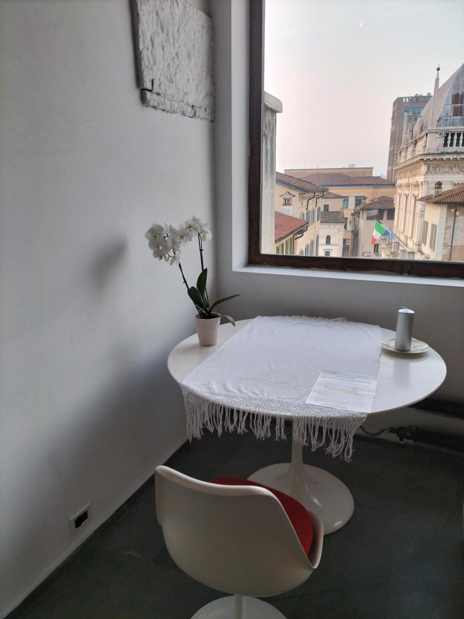 Spirit Of The Moon Apartment Brescia Exterior photo